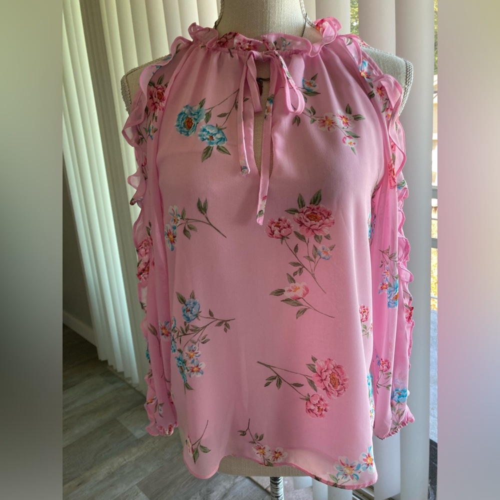 1.State blouse.